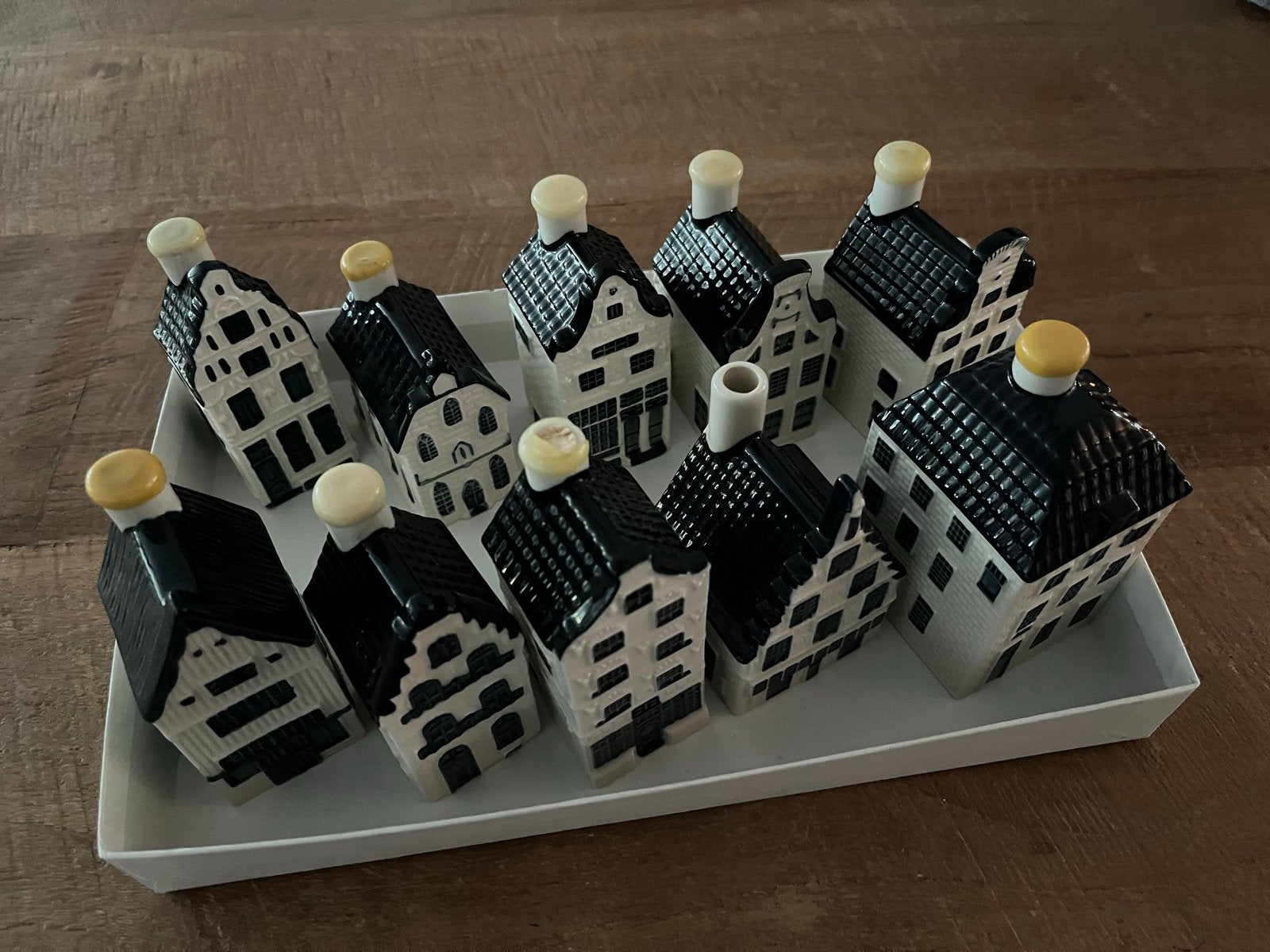 Set van 10 KLM huisjes van Bols, Verzamelen, Ophalen of Verzenden, Zo goed als nieuw, 41 t/m 60, Gevuld