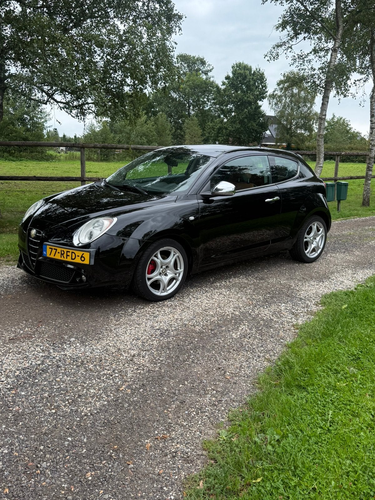 Alfa Romeo MiTo 1.3 diesel LEER-AIRCO-NIEUWE APK, Auto's, Voorwielaandrijving, 28 km/l, 4 cilinders, Zwart