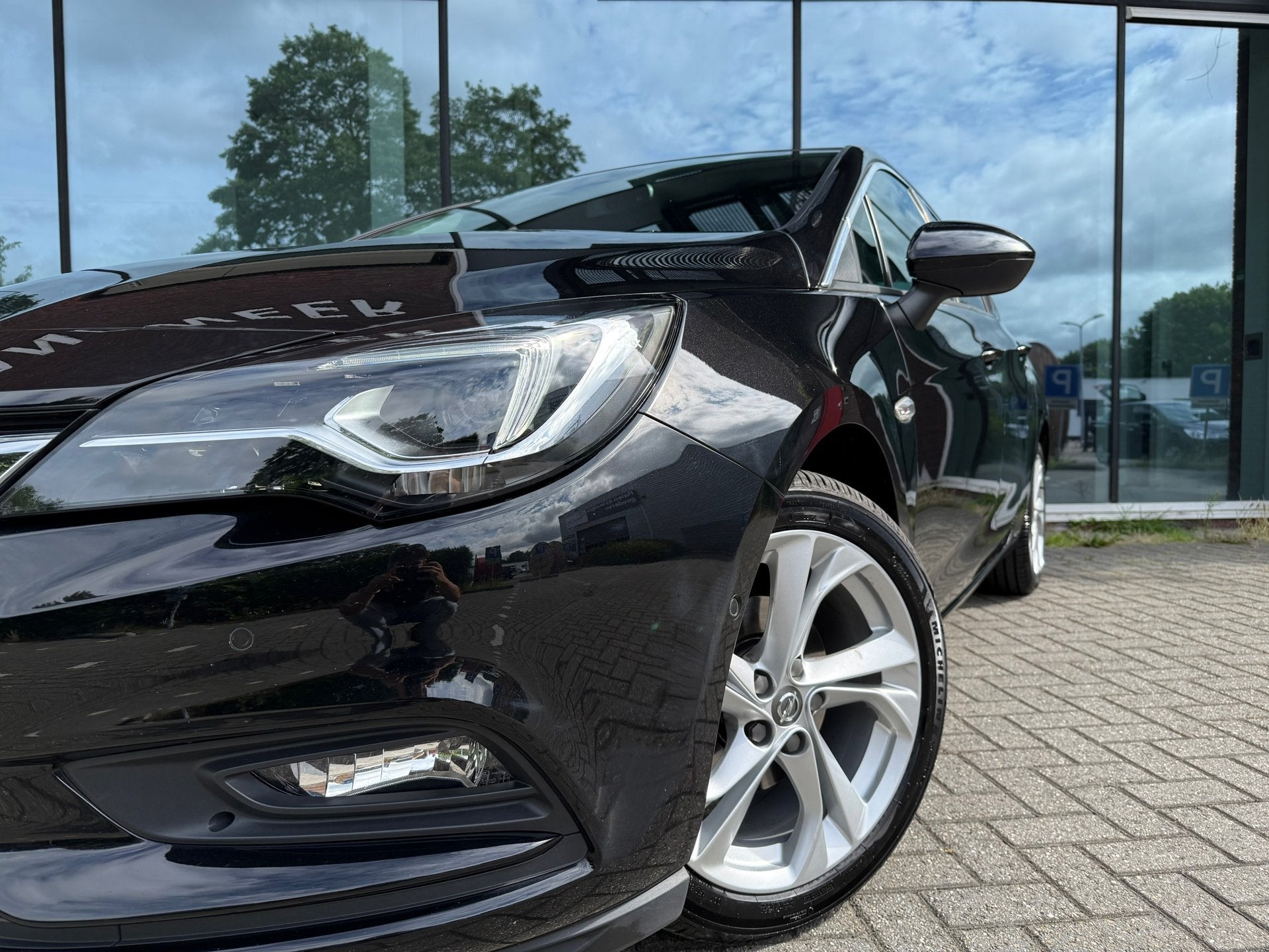 Opel Astra 1.4 Turbo 150pk Innovation - Navi - LED - Parkeer, Gebruikt, 4 cilinders, 150 pk, Zwart