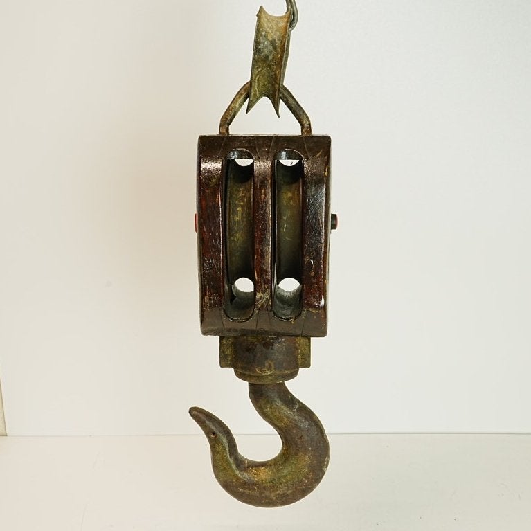 Groot antiek zware scheepskatrol/ hijsblok. (Maritiem), Ophalen, Zo goed als nieuw, Motorboot of Zeilboot, Gebruiksvoorwerp