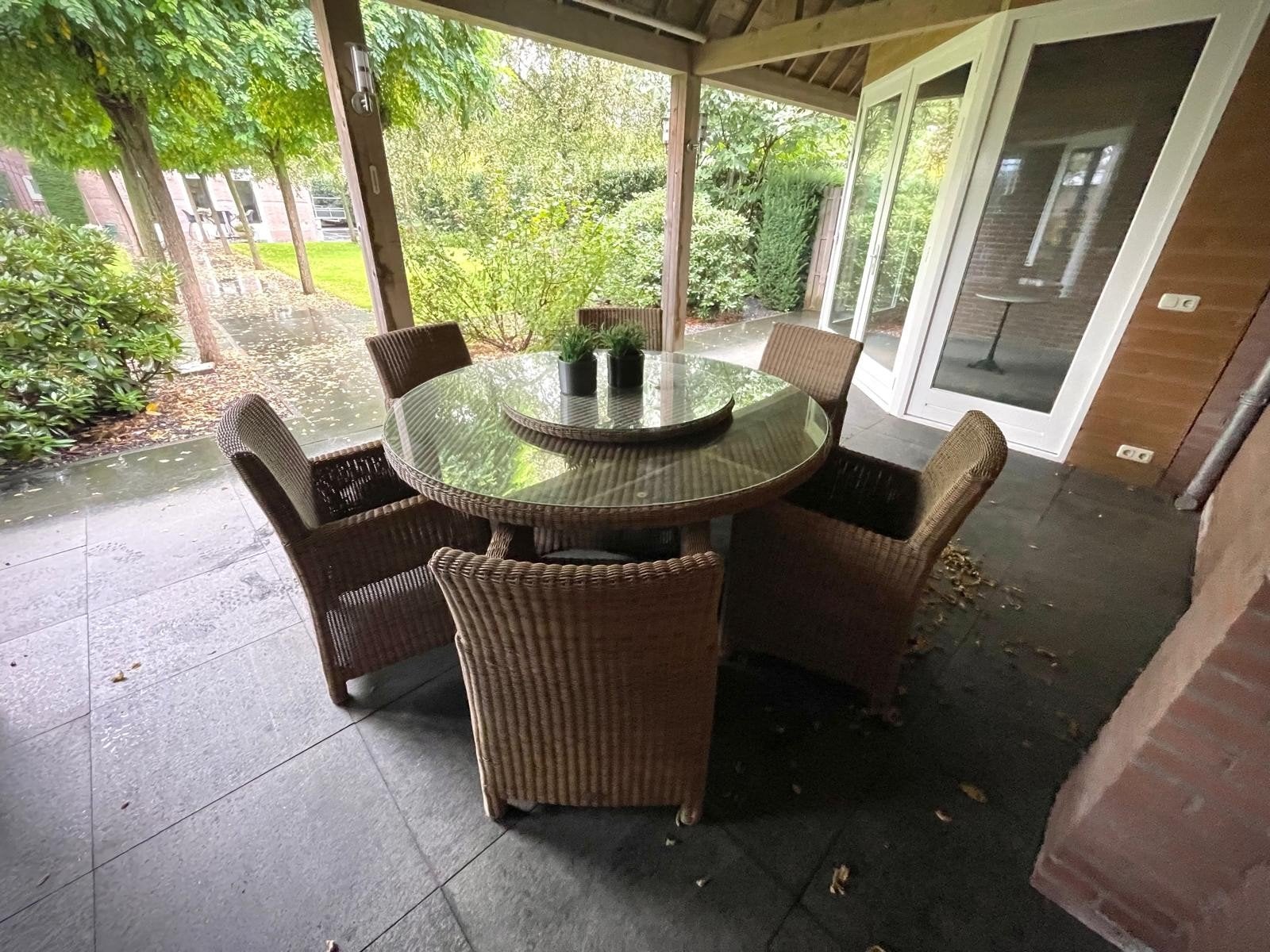 Wicker tuinset met ronde tafel en draaiplateau, Ophalen, Gebruikt, 6 zitplaatsen, Wicker