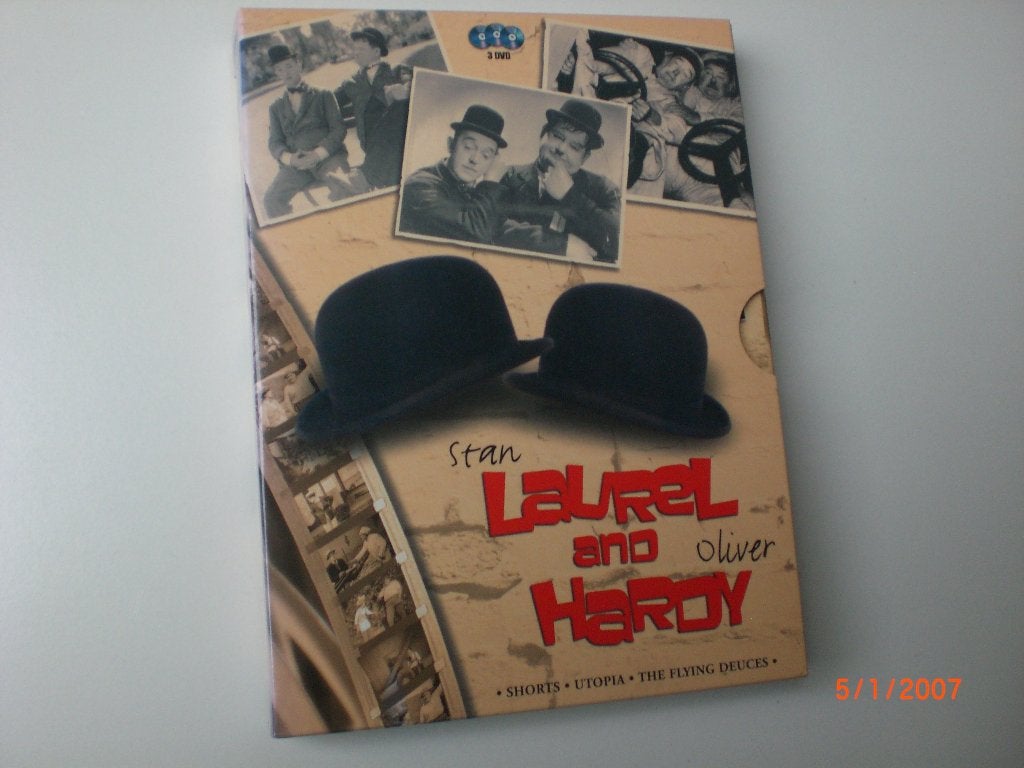 dvd box Laurel and Hardy The Flying Deuces / Utopia / Shorts, Alle leeftijden, Ophalen of Verzenden, Zo goed als nieuw, Komedie