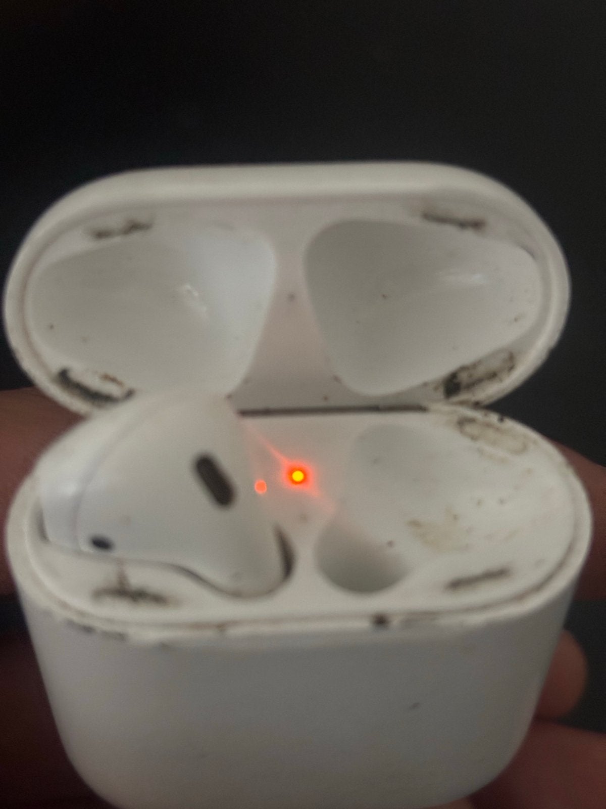 AirPods 2e generatie case met één AirPod (links), Verzenden, Gebruikt, Overige typen, Apple