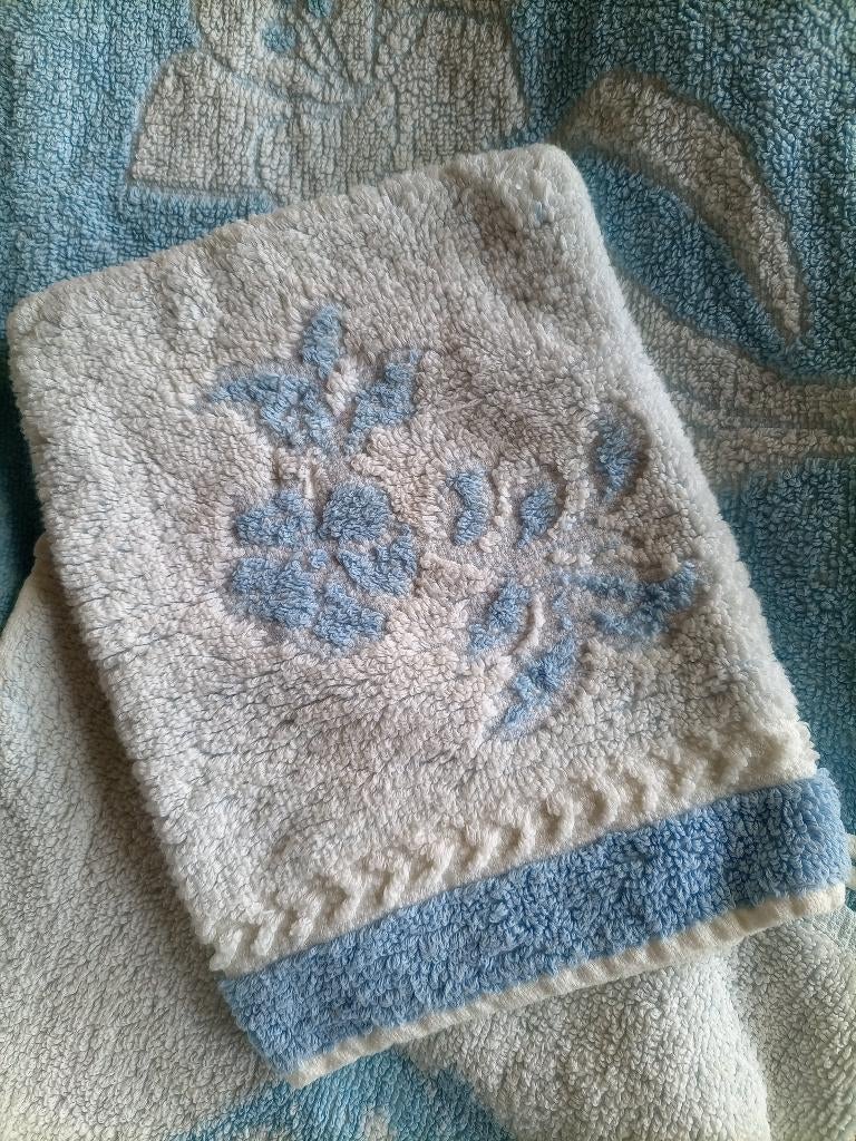 Handdoek met bijpassend washandje, Ophalen of Verzenden, Blauw, Handdoek