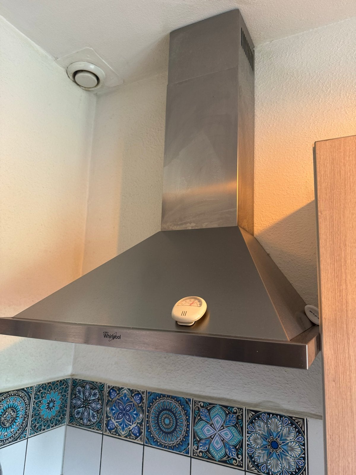 Whirlpool afzuigkap met 2 nieuwe filters extra, Ophalen, Gebruikt, Wandschouwkap, Vrijstaand