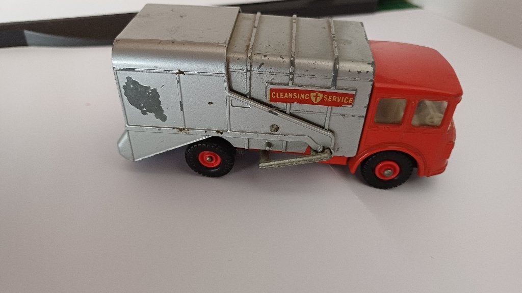 Model auto 1 : 50, Ophalen of Verzenden, Zo goed als nieuw, Bus of Vrachtwagen, Matchbox