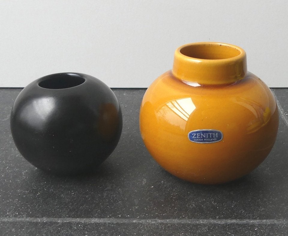 Zenith Holland vaas vintage vaasjes bolvaasje zwart bruin, Gebruikt, Zwart, Ophalen of Verzenden, Steen/keramiek