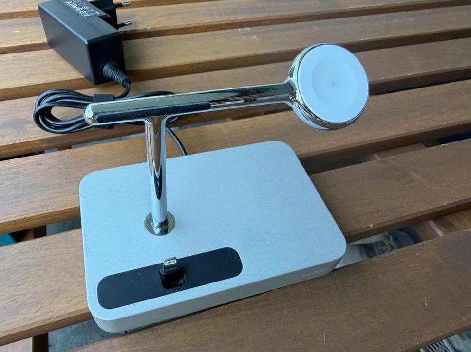 Belkin Oplaadstation voor Apple Watch en iPhone, Ophalen of Verzenden, Zo goed als nieuw