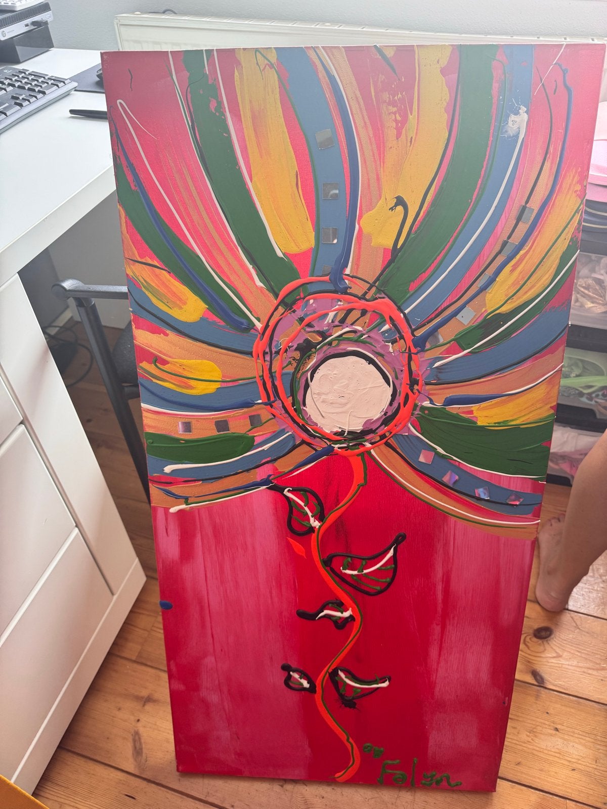 Modern schilderij 'Flower on red' van Fabian (2012), Ophalen, Echtheidscertificaat, Gemengde techniek, Overige materialen