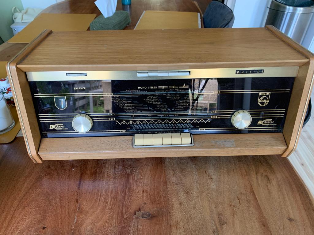 philips lampenradio, Ophalen