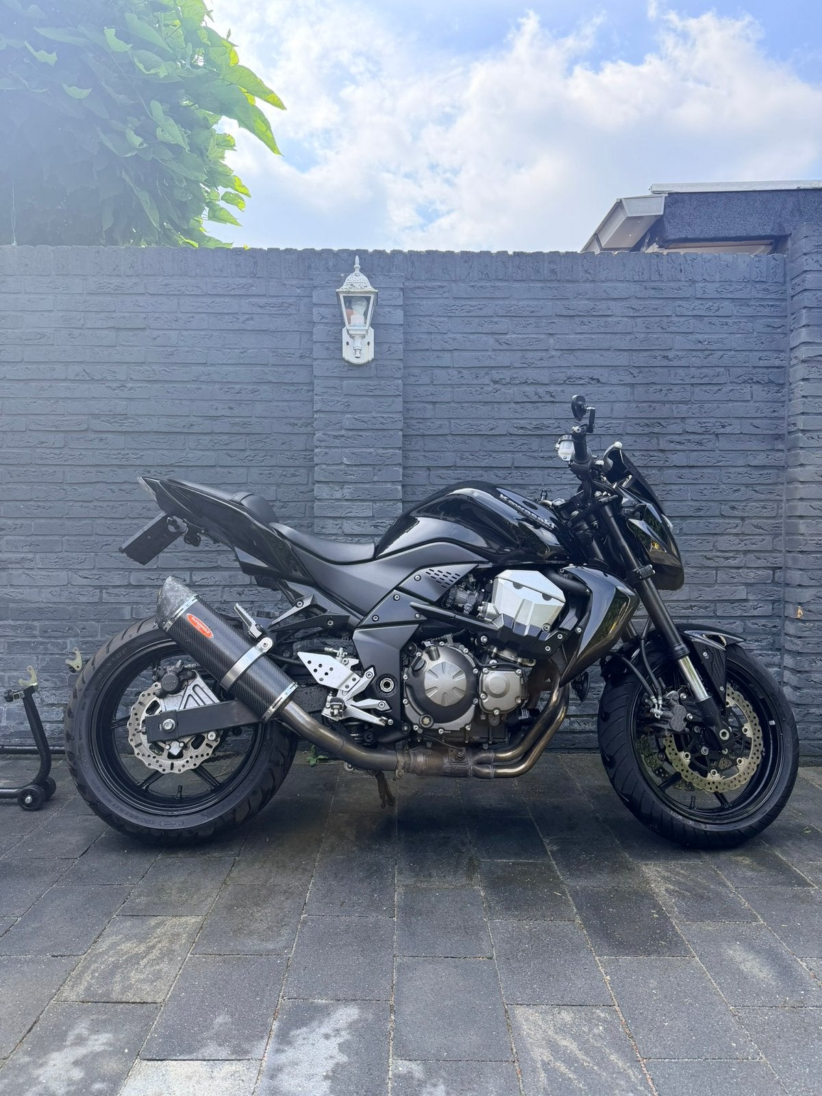 DIKSTE KAWASAKI Z750 MET SPORT UITLAAT, 750 cc, LED Verlichting, 4 cilinders, Motorrijbewijs A