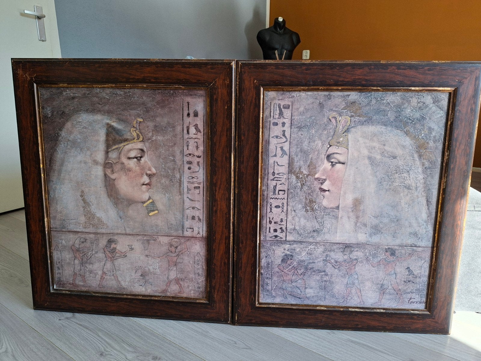 2 egyptische schilderijen, Ophalen