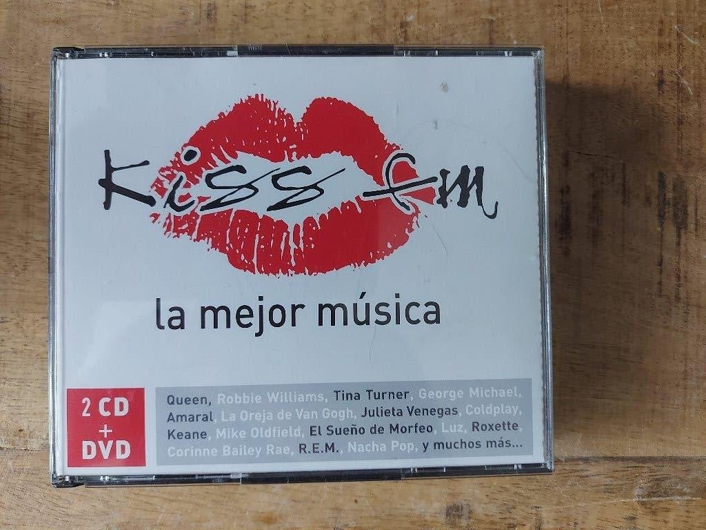 2 CD+DVD Kiss FM - La Mejor Música Del Mun0do (Various), Ophalen of Verzenden, Zo goed als nieuw, Poprock