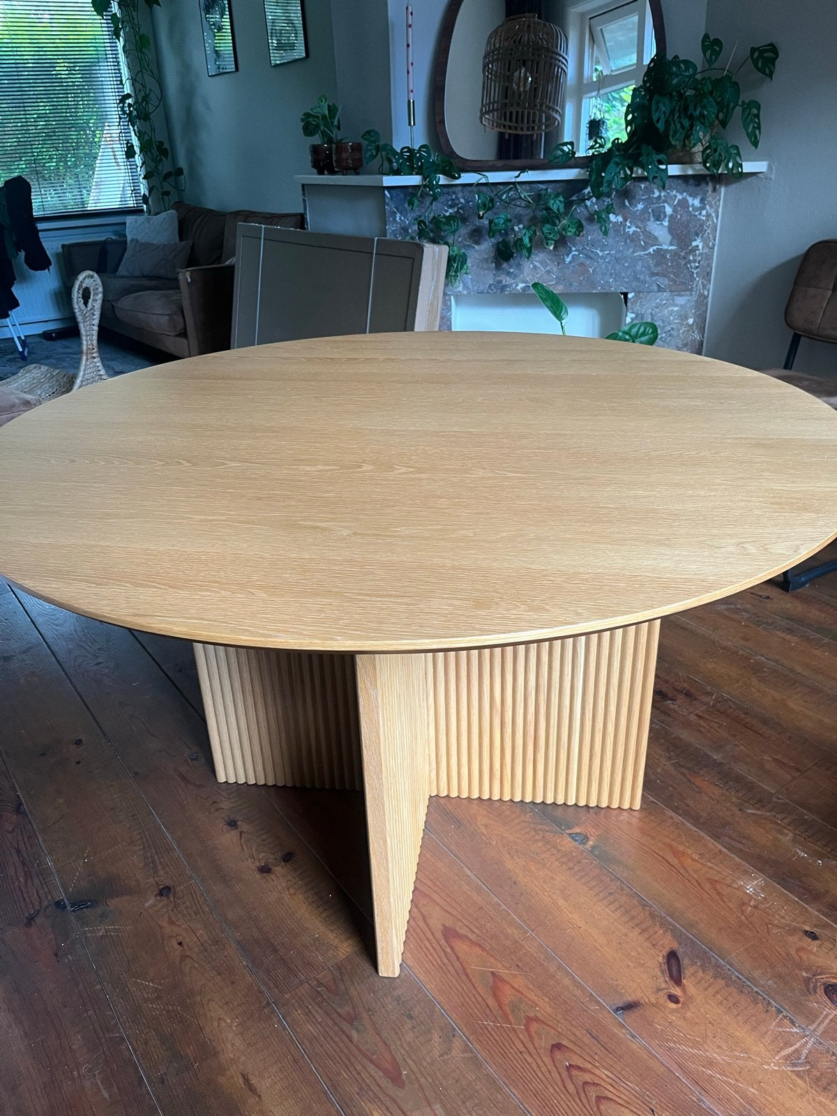 Stijlvolle ronde eettafel van eikenhout, Ophalen, 100 tot 150 cm, Zo goed als nieuw, Eikenhout