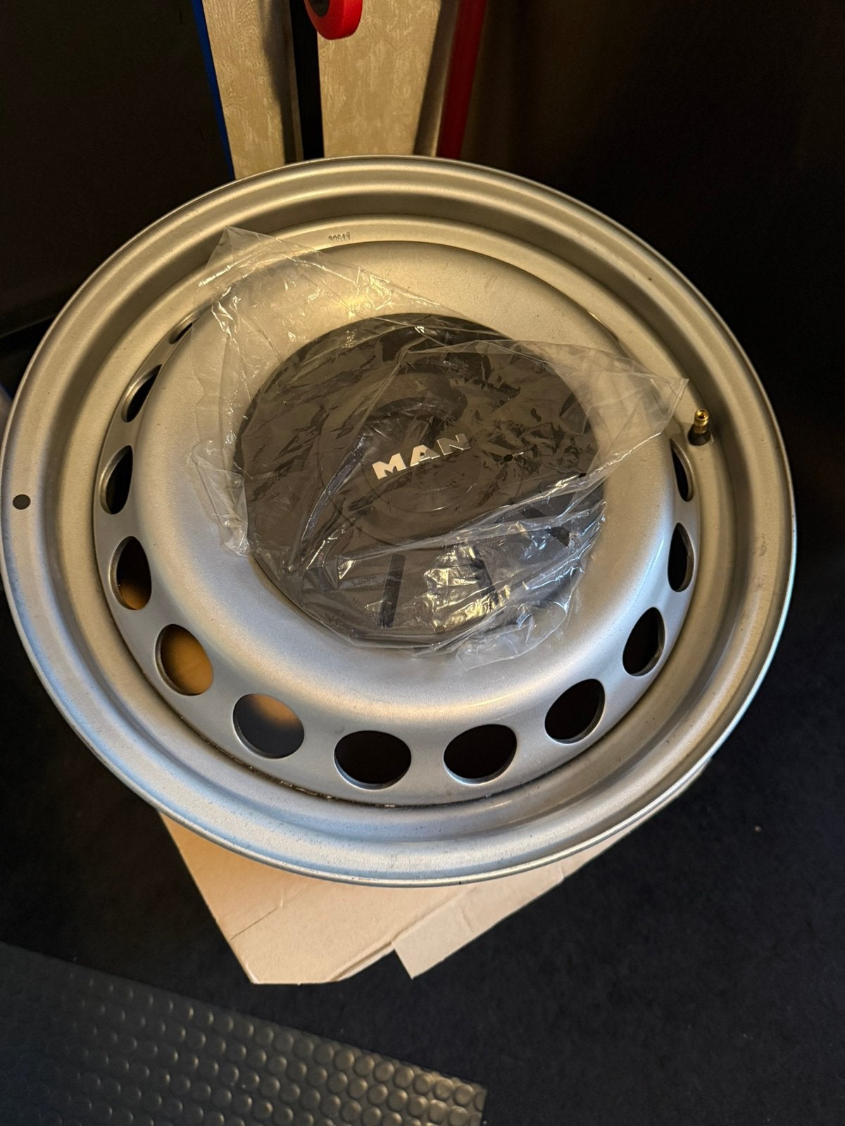 4x NIEUWE originele MAN 16 inch stalen velgen – 6x205 – ET60, Ophalen, Geen, Nieuw, Remmen en Aandrijving