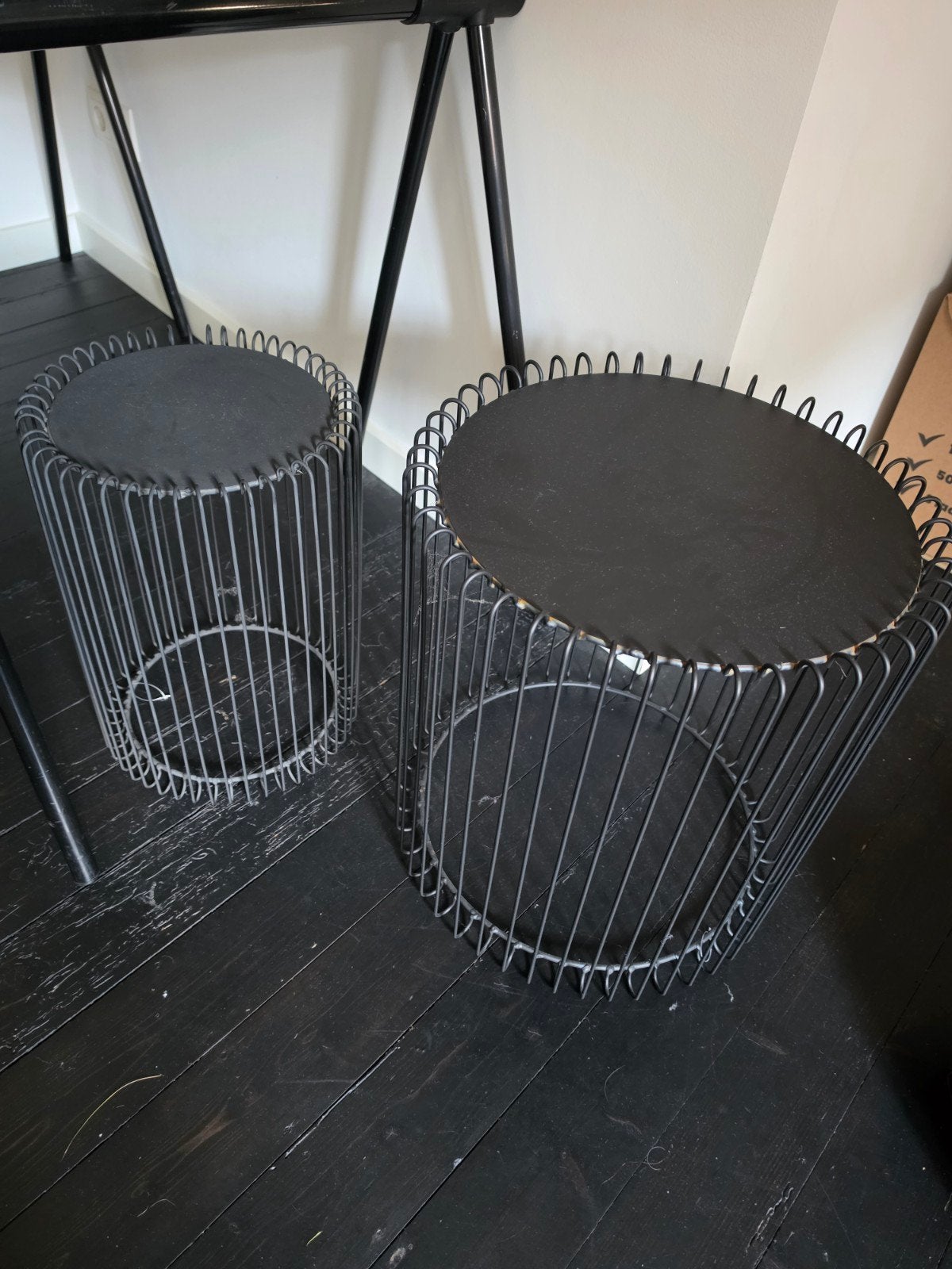 Set van 2 zwarte metalen bijzettafels, Minder dan 55 cm, Gebruikt, Modern, Industrieel, Metaal of Aluminium