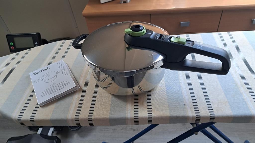 Tefal snelkookpan - Slechts één keer gebruikt!, Ophalen, Zo goed als nieuw, Rvs, Kookpan of Snelkookpan