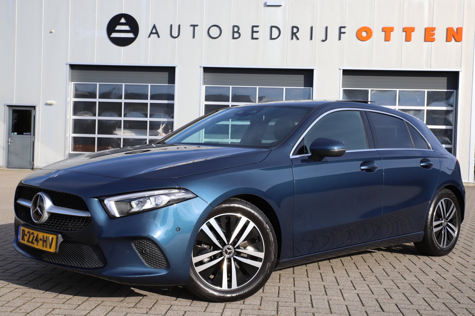 Mercedes-Benz A-Klasse 200 Luxury Line AUTOMAAT | LEER | CLI, Auto's, Dealer onderhouden, Gebruikt, Euro 6, 4 cilinders