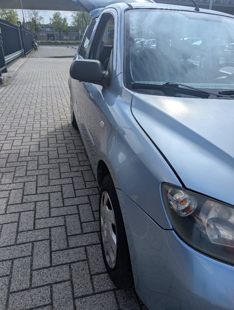Nette en Betrouwbare Mazda 2 met Trekhaak & Reservewiel!, 40 €/maand, 4 cilinders, Blauw, Origineel Nederlands