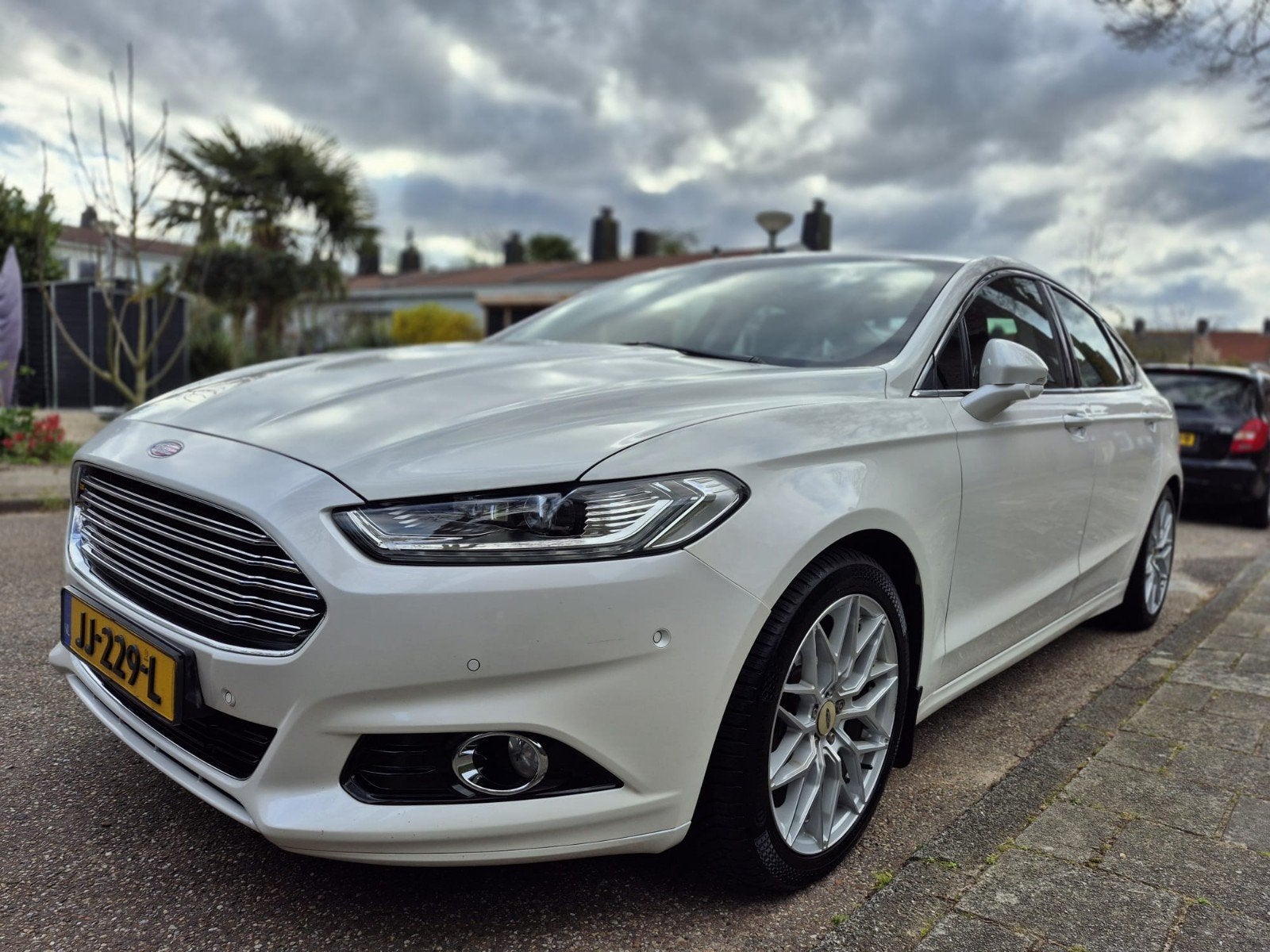Ford Mondeo 2.0 Hybrid 4D 2016 Wit, Auto's, Mondeo, Wit, Origineel Nederlands, 24 km/l