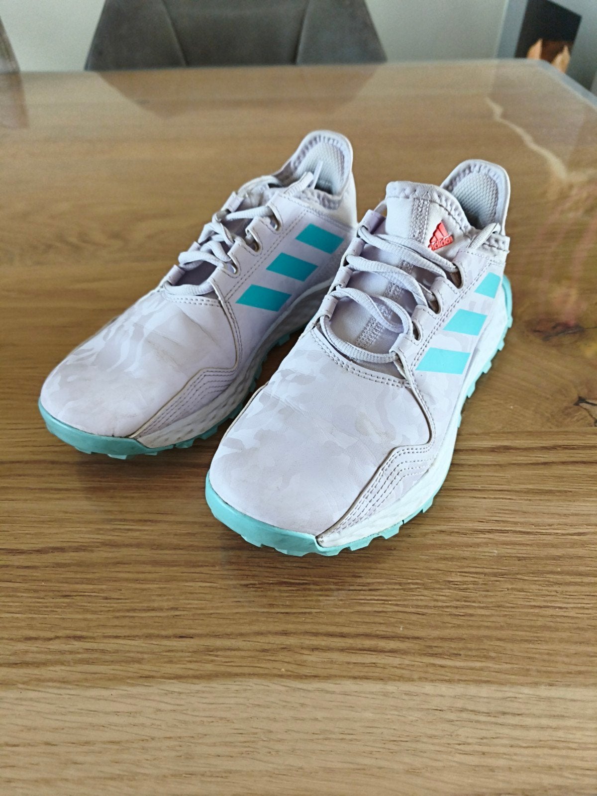 Adidas hockey youngstar - Lichtpaars met turquoise. Maar 38, Ophalen of Verzenden, Zo goed als nieuw, Schoenen