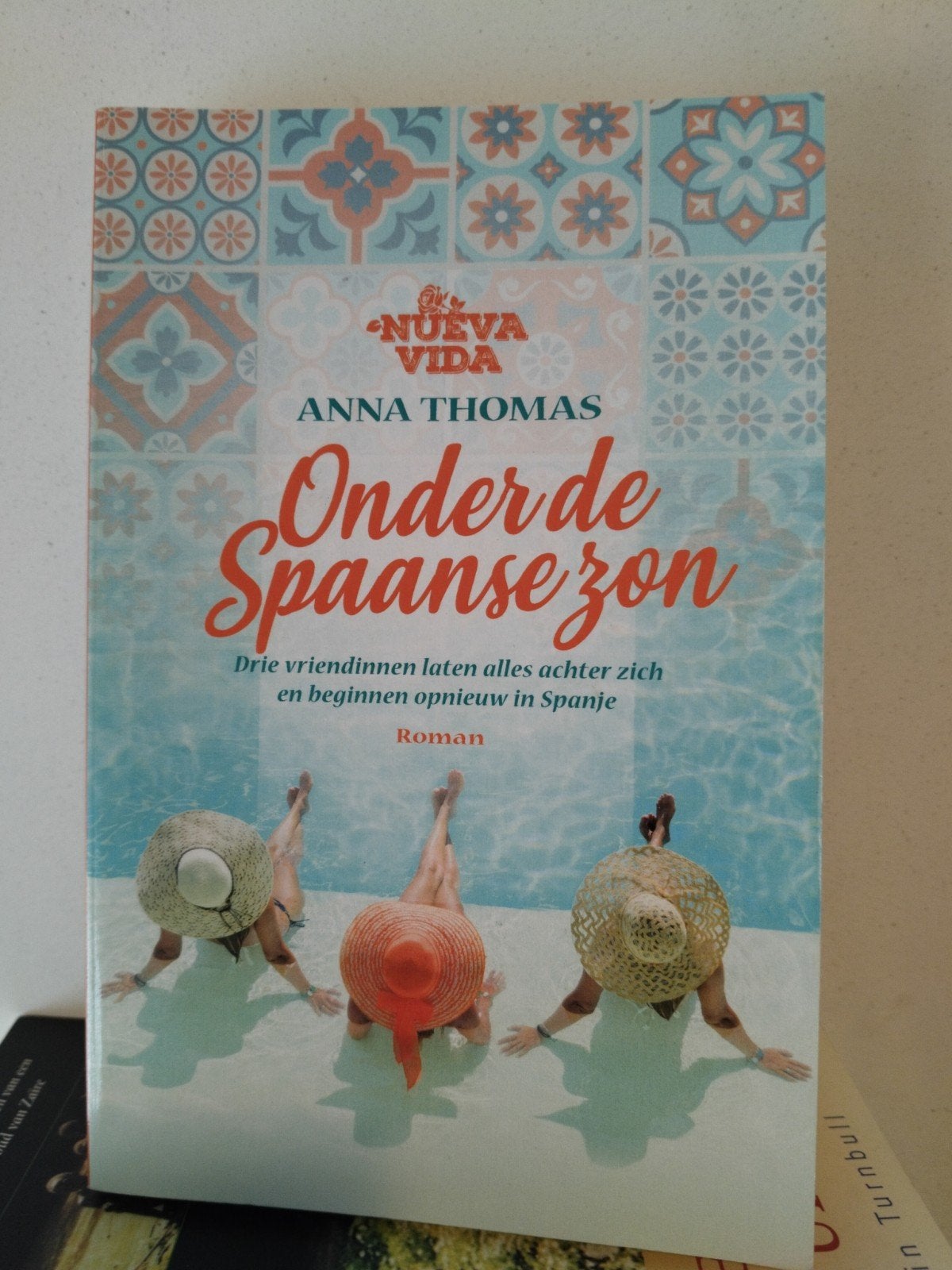 Onder de Spaanse Zon - Anna Thomas (Nieuwstaat), Boeken, Zo goed als nieuw, Nederland, Anna Thomas, Ophalen of Verzenden