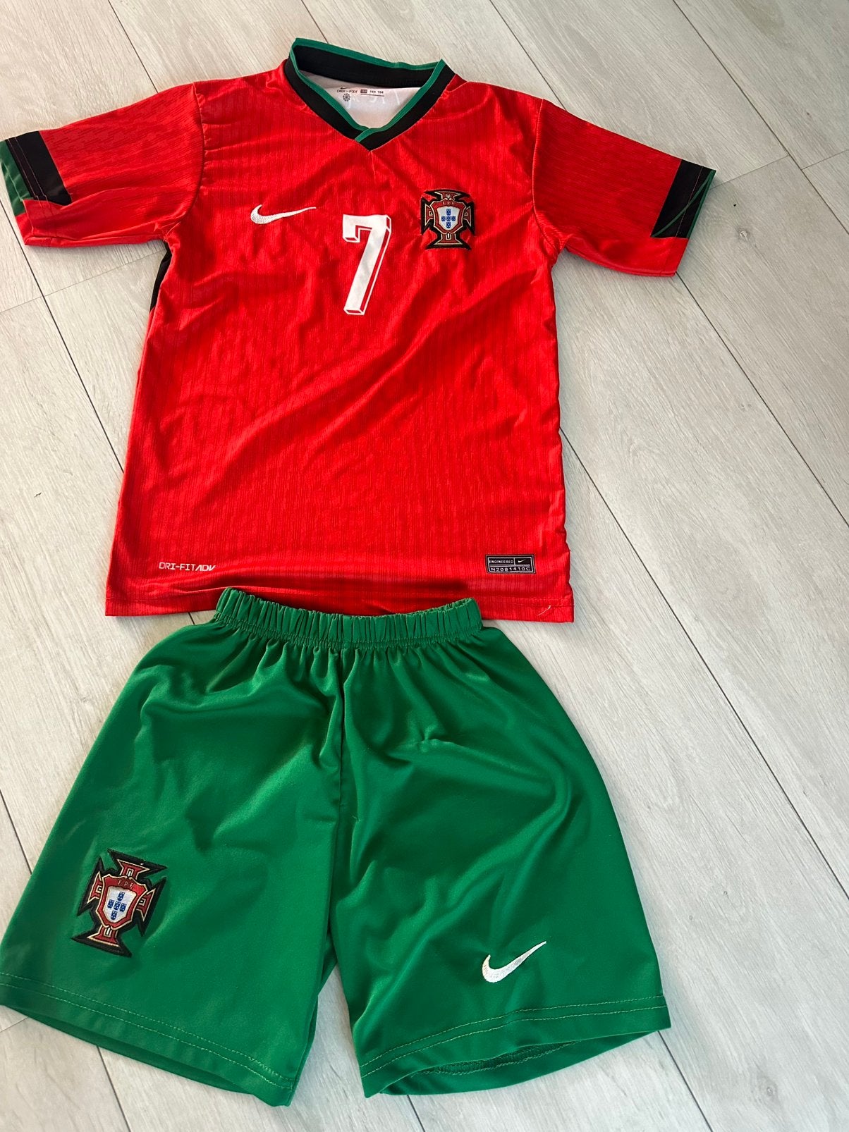 Voetbalshirt met broekje Ronaldo, Maat XS of kleiner, Ophalen of Verzenden, Zo goed als nieuw, Shirt