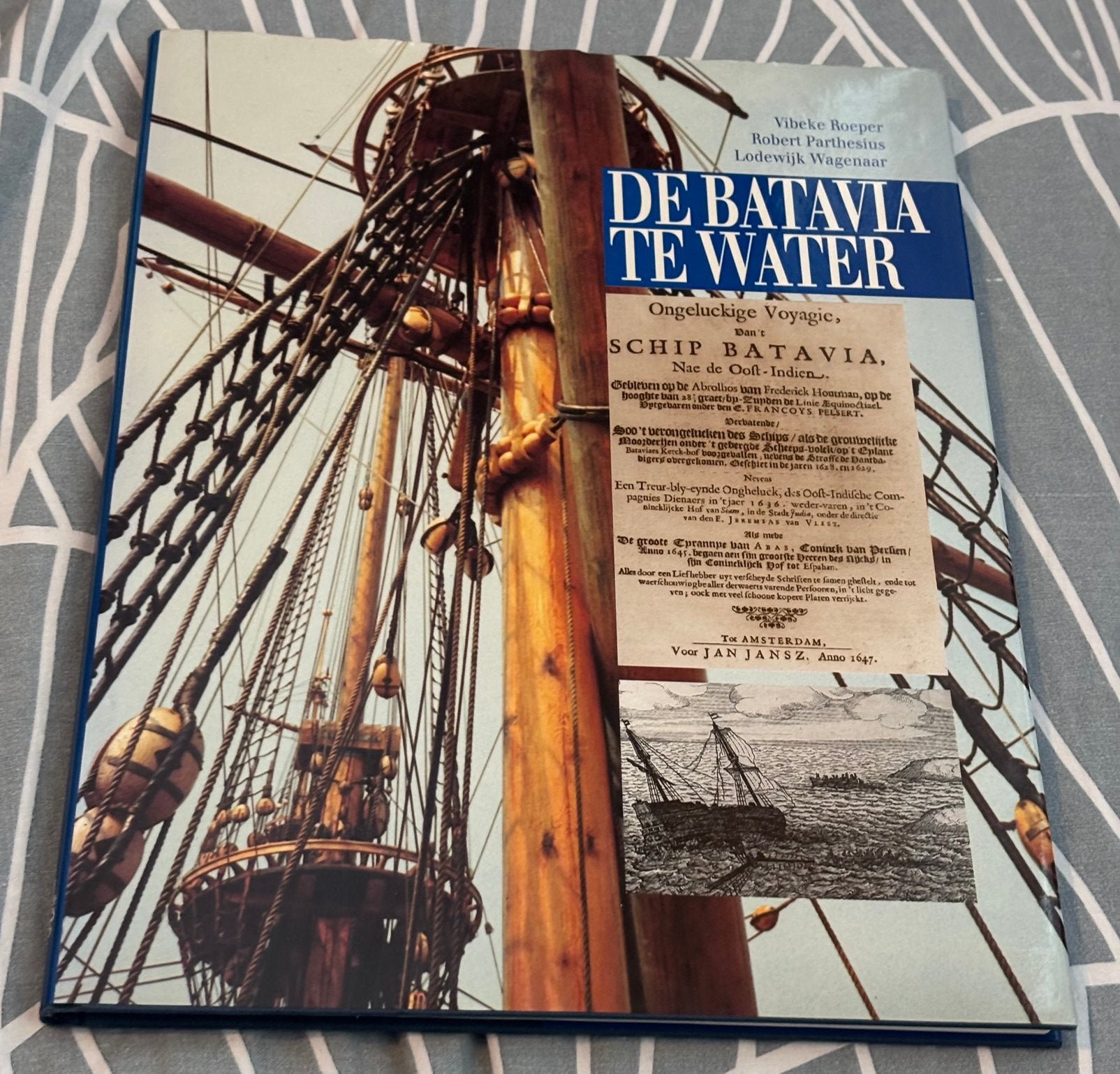 Historisch scheepvaart hc boek: De Batavia te Water, Ophalen of Verzenden, Zo goed als nieuw, Boek of Tijdschrift
