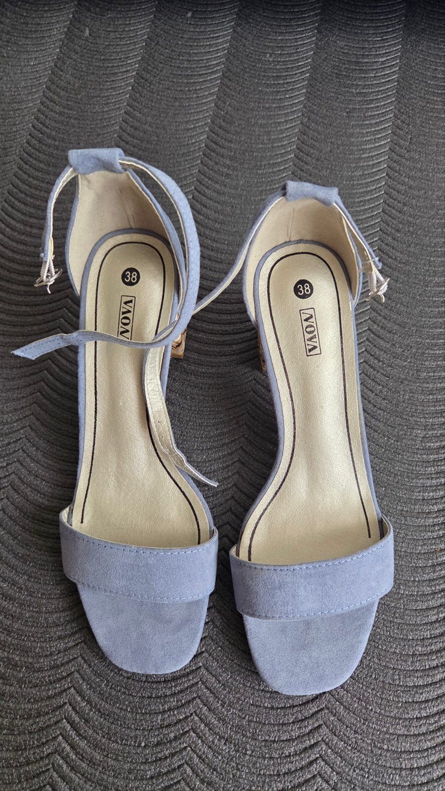 Nieuwe Nova lichtblauwe sandaaltjes met speelse hak, mt 38, Blauw, Nova, Nieuw, Sandalen of Muiltjes