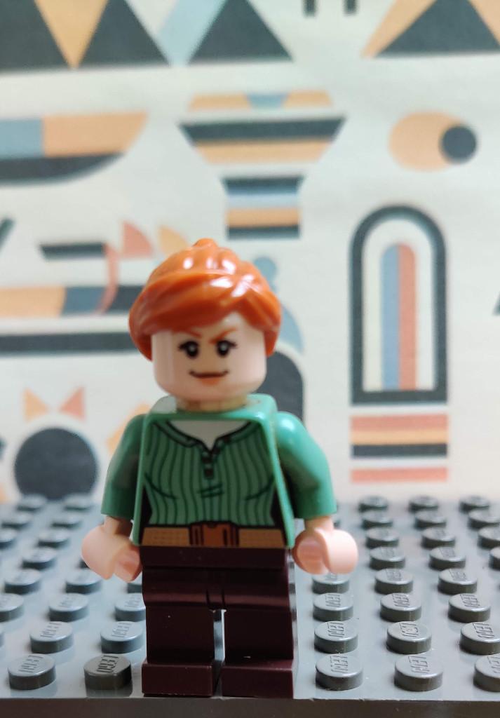 Lego Claire Dearing - Sand Green Shirt, Ophalen of Verzenden, Gebruikt, Losse stenen, Lego