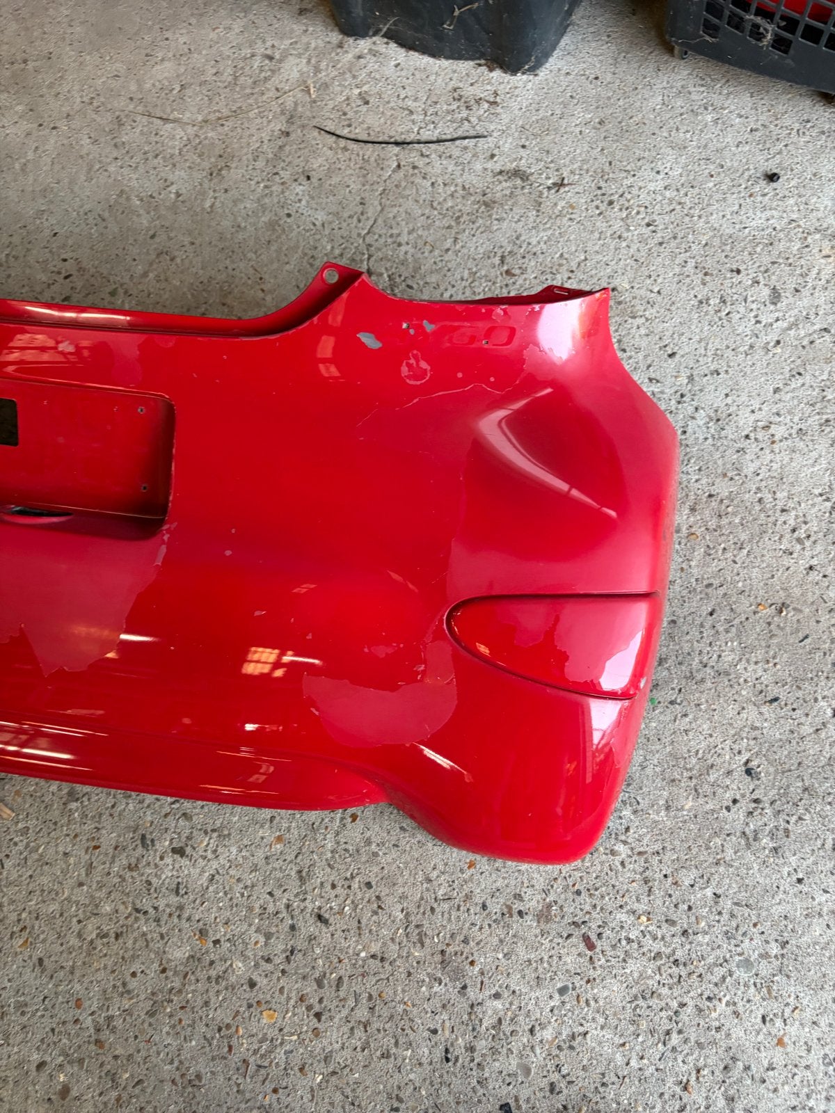 Toyota Aygo Achterbumper - Rood (Gebruikt), Auto-onderdelen, Carrosserie en Plaatwerk, Ophalen, ADMINISTRATIE@innovahautomotive.com