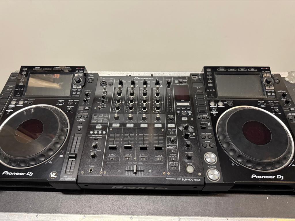 Pioneer DJ Set: 2x CDJ-2000NXS2, DJM-900NXS + Flightcases, Ophalen of Verzenden, Gebruikt, Dj-set, Pioneer