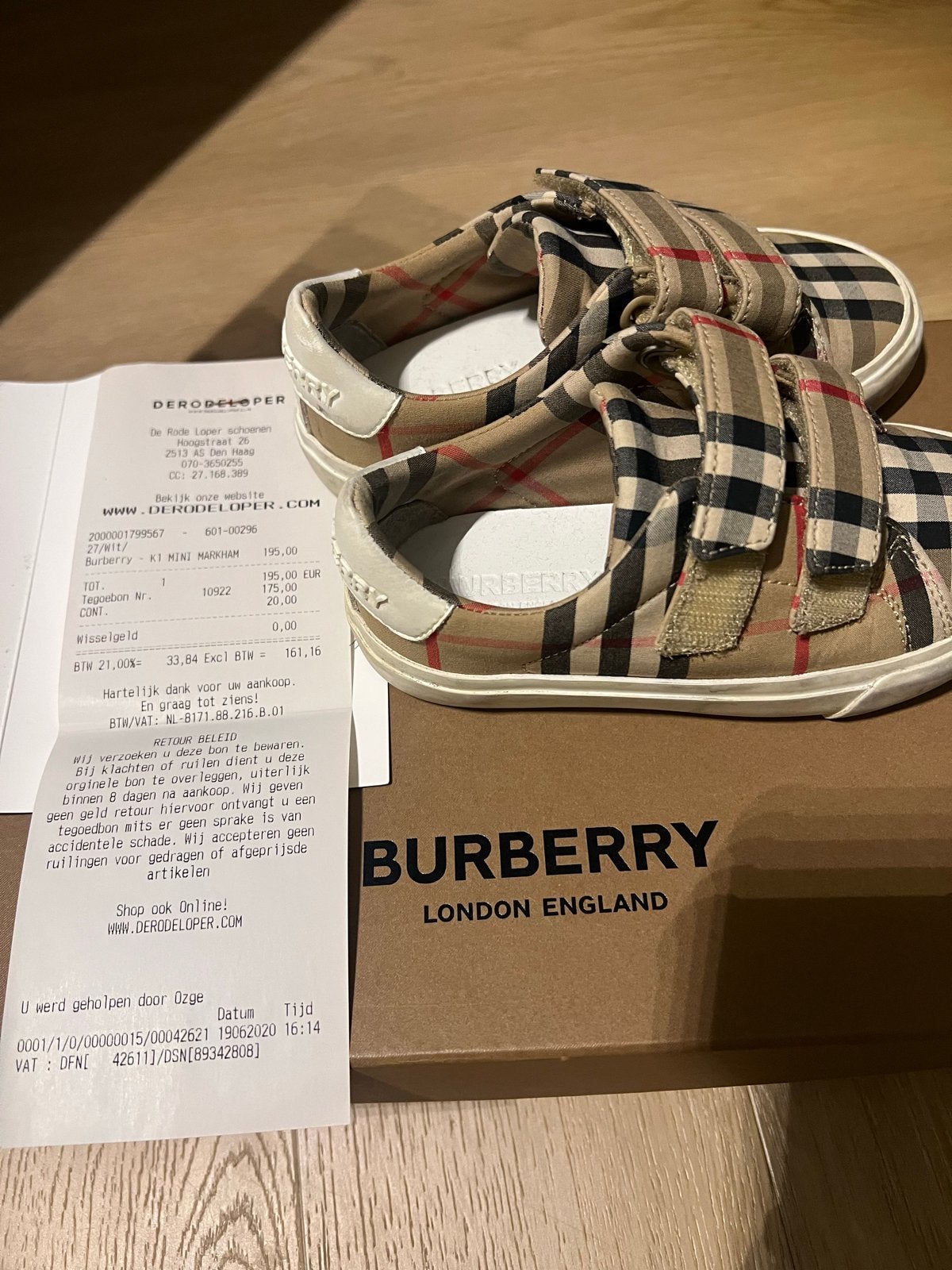 Burberry Kinder Sneakers - Zo goed als nieuw, Kinderen en Baby's, Ophalen of Verzenden, Zo goed als nieuw, Jongen of Meisje