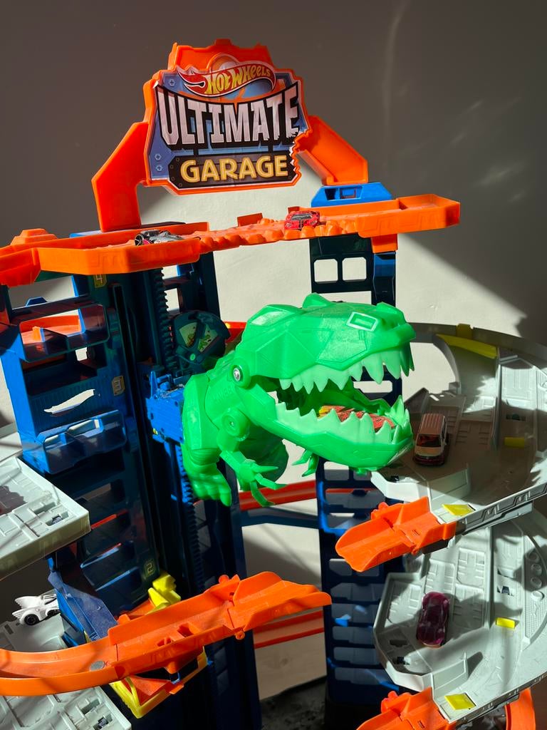 Hot Wheels Ultimate Garage met T-Rex - Gebruikt, Ophalen, Gebruikt