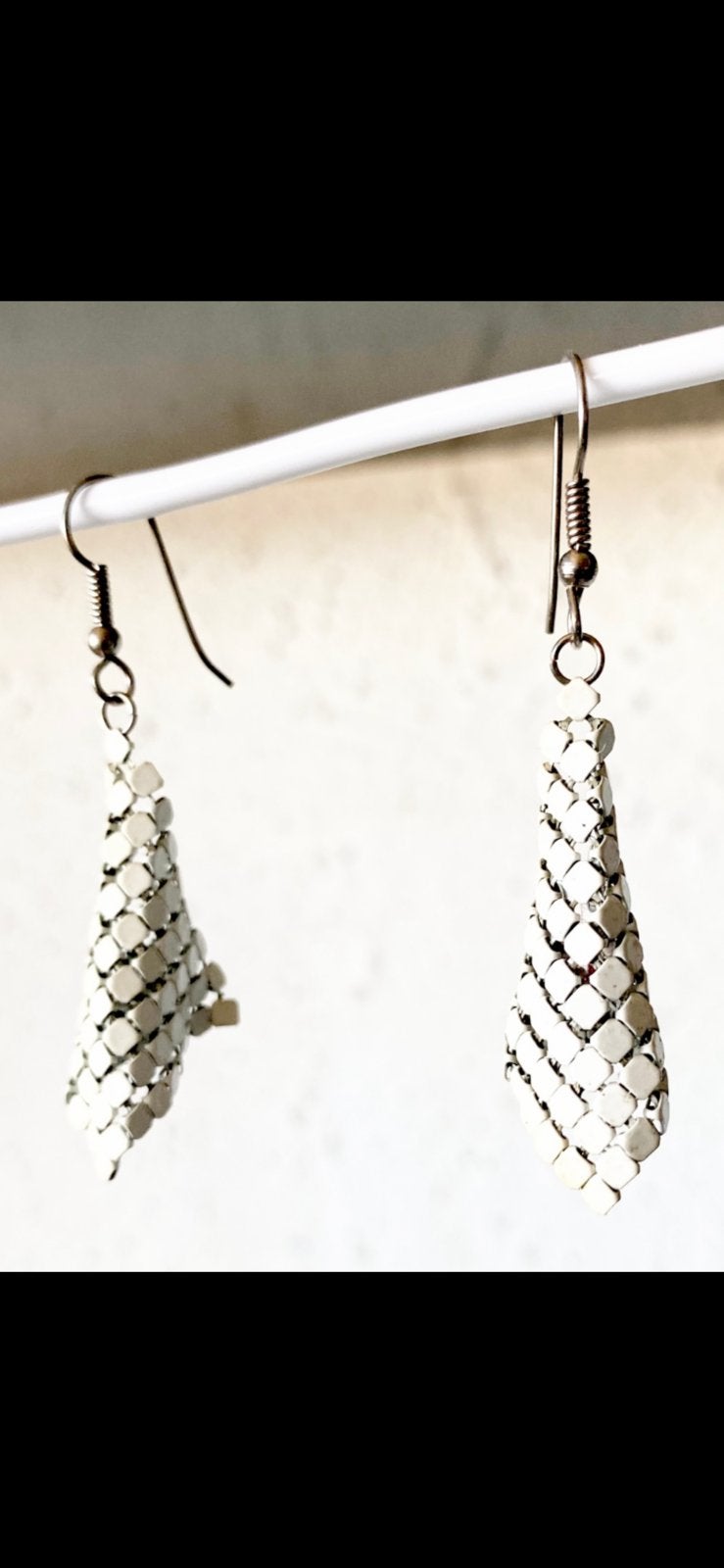 mooie JAREN ‘70 ‘MESH / CHAINMAIL’ OORHANGERS, Sieraden, Tassen en Uiterlijk, Oorbellen, Overige materialen, Hangers, Wit, Ophalen of Verzenden