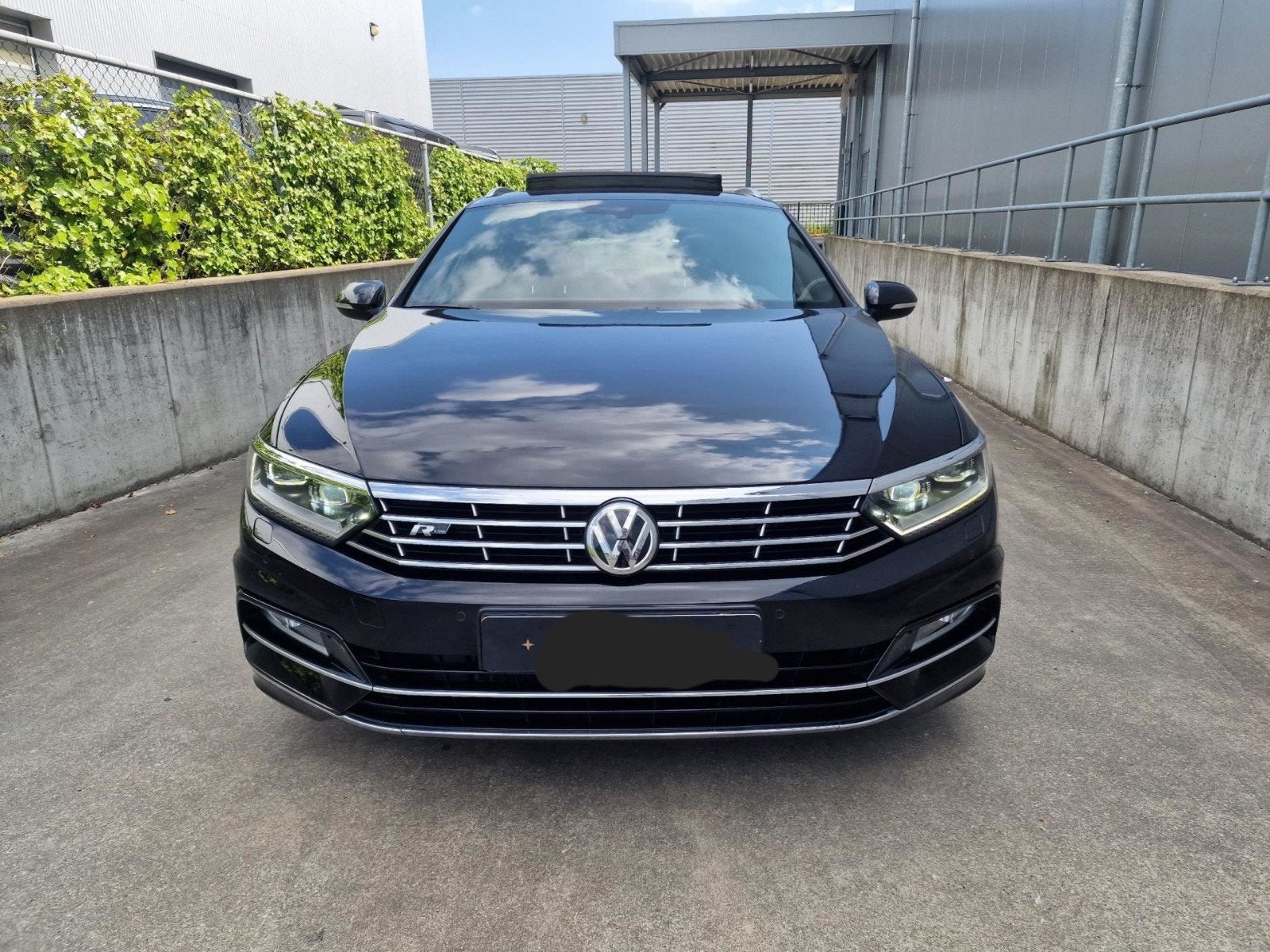 Volkswagen Passat 2017 Zwart, R-line, 2.0 TSI R!! 4-MOTION!, Auto's, Zwart, 14 km/l, 93 €/maand, Geïmporteerd