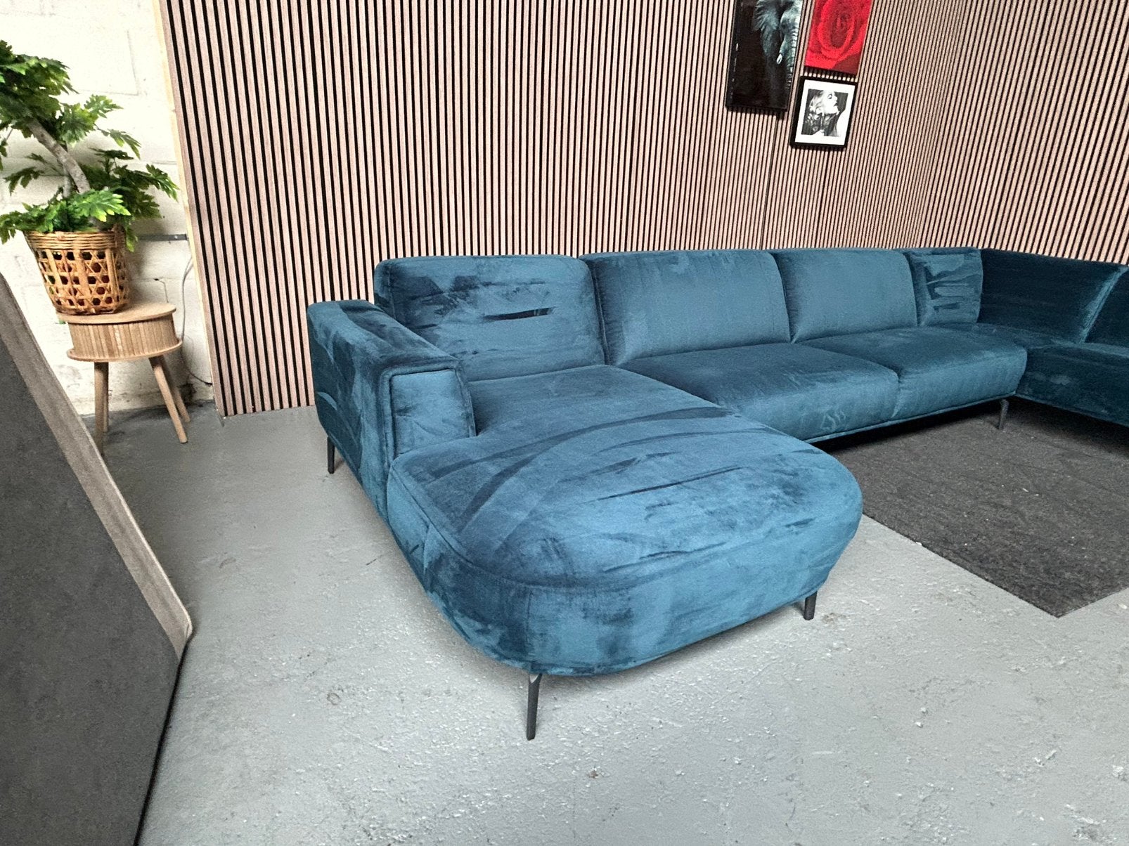 Foto 3 van GRATIS LEVERING Velvet U-Bank Blauw 400X225 GEREINIGD