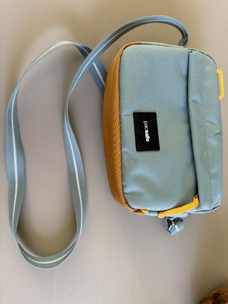 Pacsafe crossbody tas, Blauw, Minder dan 40 cm, Nieuw, Minder dan 35 cm