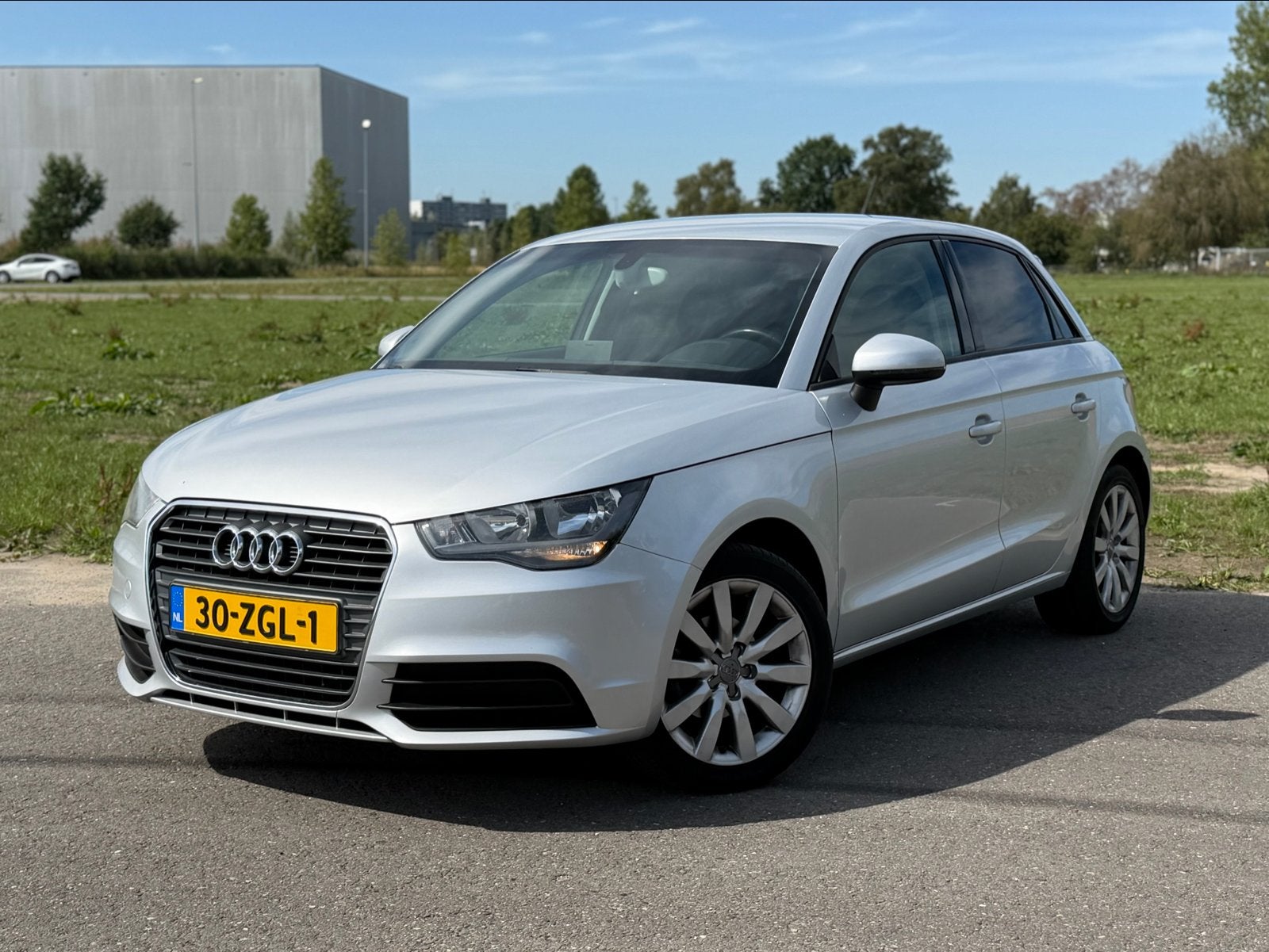 Audi A1 - 1.2 TFSI Connect | DEALER ONDERHOUDEN | NAVIGATIE, Voorwielaandrijving, A1, 4 cilinders, 49 €/maand