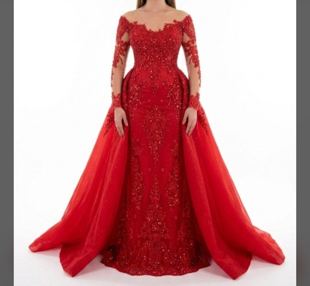 Prachtige rode Henna jurk met achterkant sleep wat eraf kan, Ophalen of Verzenden, Zo goed als nieuw, Rood, Trouwjurk