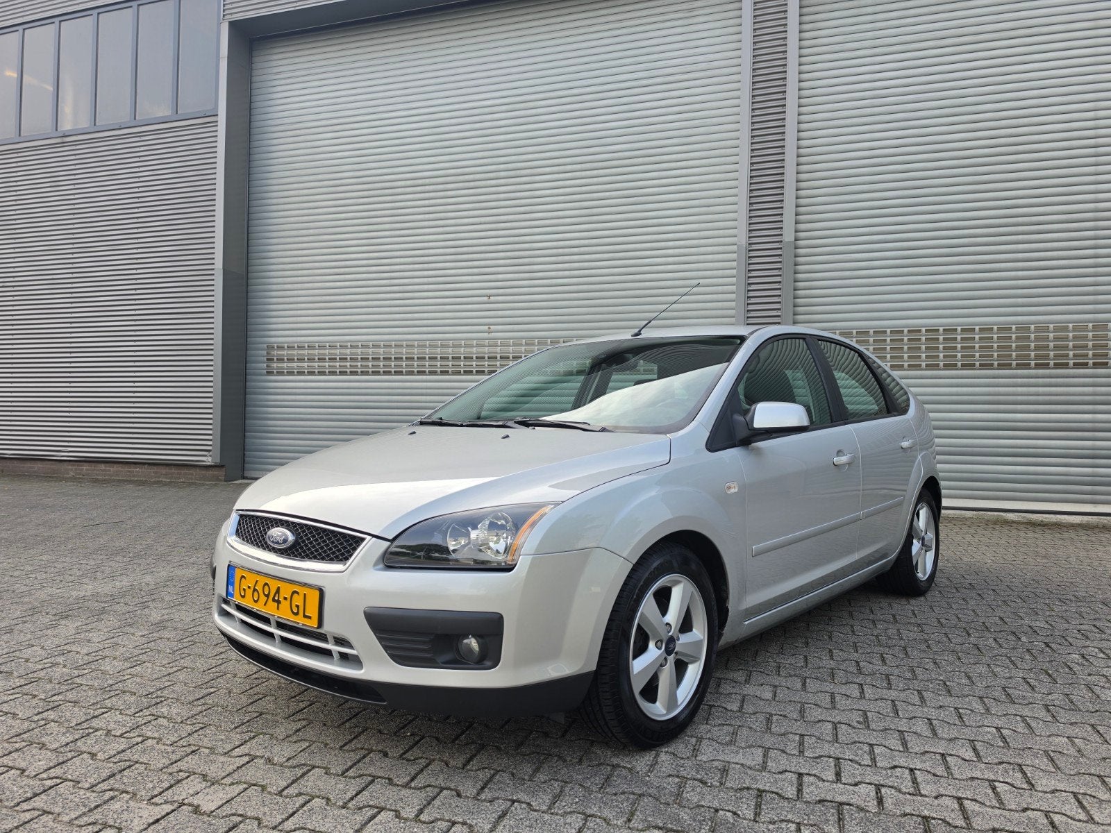 Ford Focus 1.6 74KW 5D 2007 Grijs Nieuwe APK, Auto's, 1596 cc, 15 km/l, 4 cilinders, Handgeschakeld