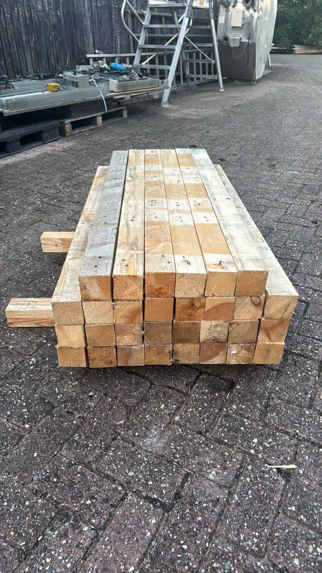 Houten balken 8x8x125 - 30 stuks, Ophalen, Zo goed als nieuw, 250 cm of meer, Balken