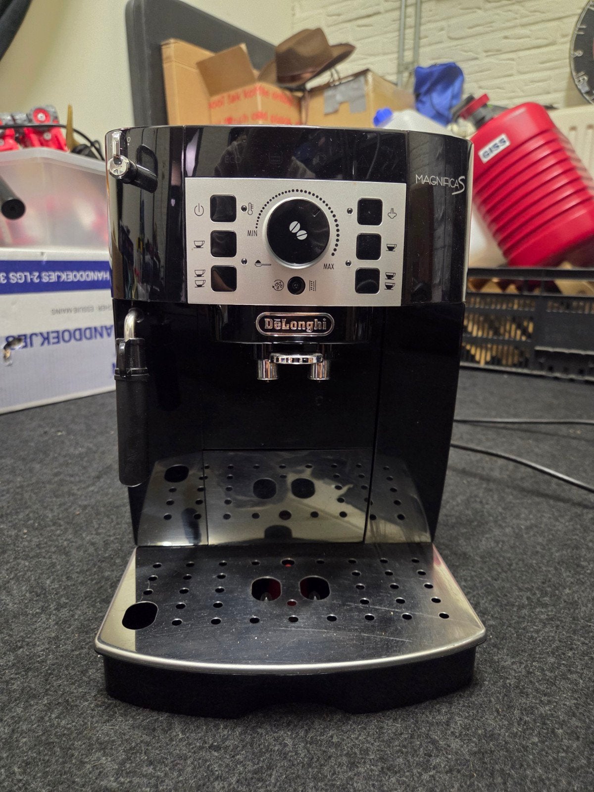DeLonghi koffiezetapparaat - Goed werkend, Zo goed als nieuw, Afneembaar waterreservoir, Koffiebonen, Ophalen of Verzenden