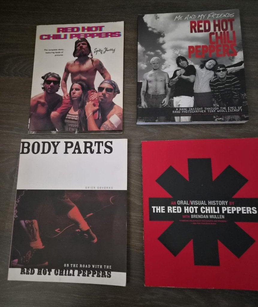 4 (foto)boeken over de Red Hot Chili Peppers, Ophalen, Artiest, Diverse auteurs, Zo goed als nieuw