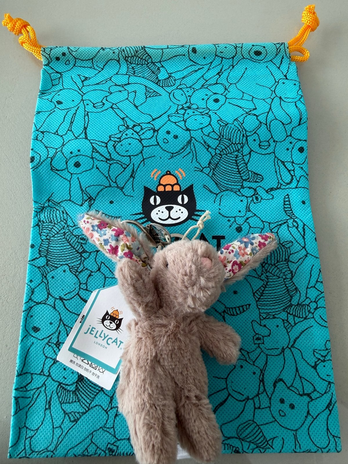 Nieuwe Jellycat beige bunny met tasje, Jellycat, Overige karakters, Ophalen of Verzenden, Met label