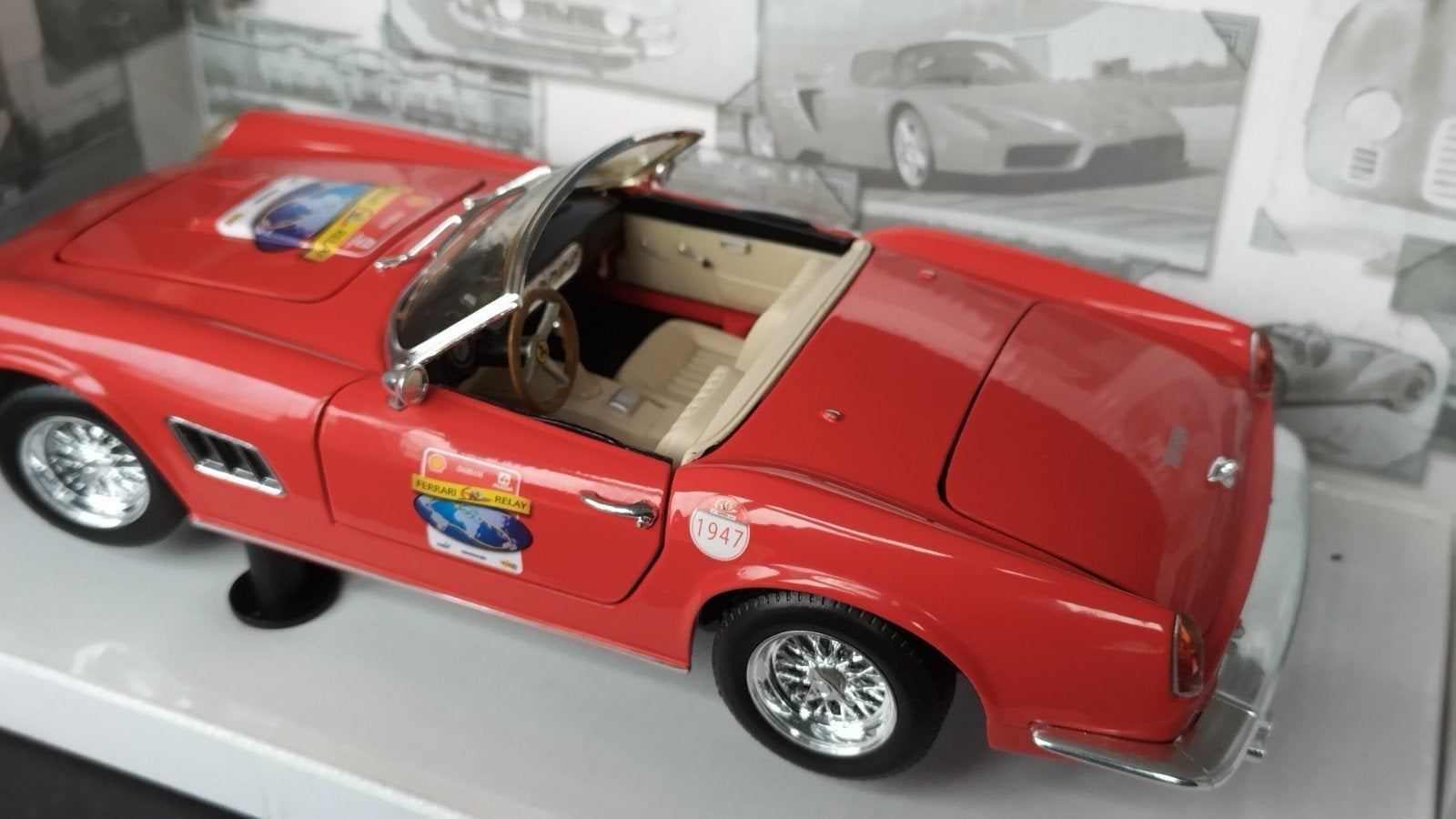 Ferrari 250 GT California 1:18 Hotwheels Pol, Hobby en Vrije tijd, Modelauto's | 1:18, Auto, Verzenden, ., Zo goed als nieuw