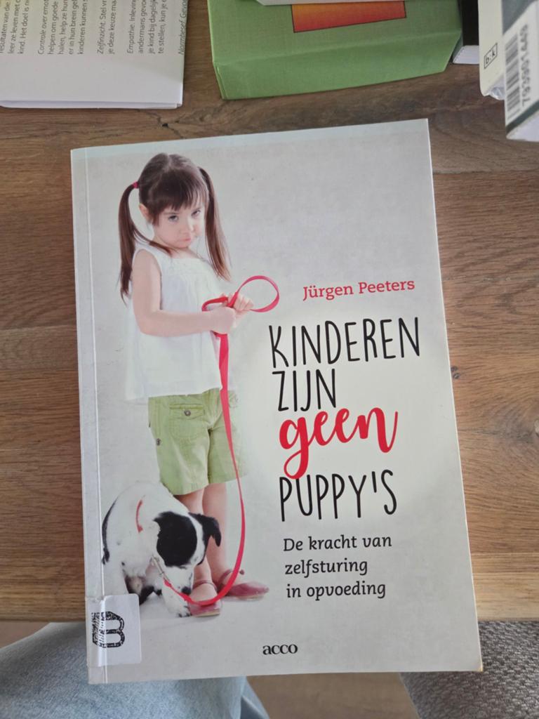 Jürgen Peeters - Kinderen zijn geen puppy’s, Zwangerschap en Bevalling, Ophalen of Verzenden, Jürgen Peeters, Zo goed als nieuw