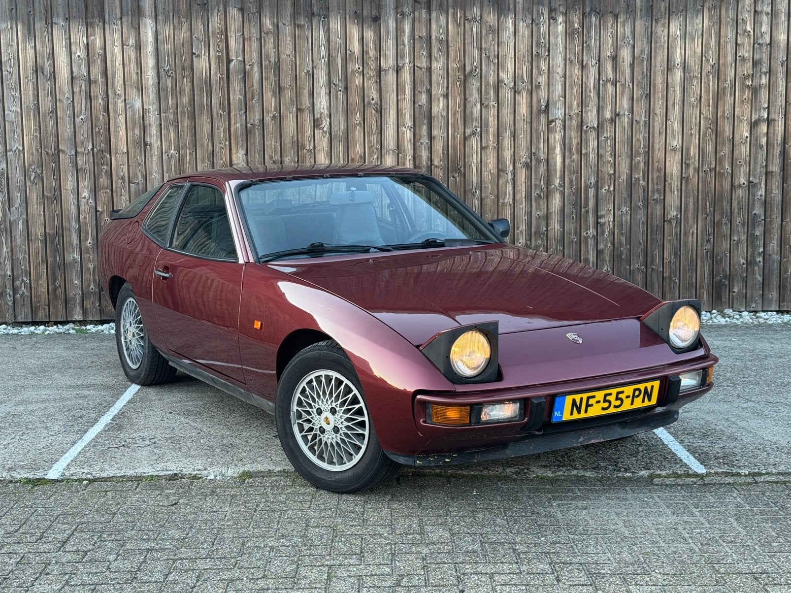 Porsche 924 2.0 Coupe 1985 Rood, Auto's, 4 cilinders, 1984 cc, 1070 kg, Origineel Nederlands