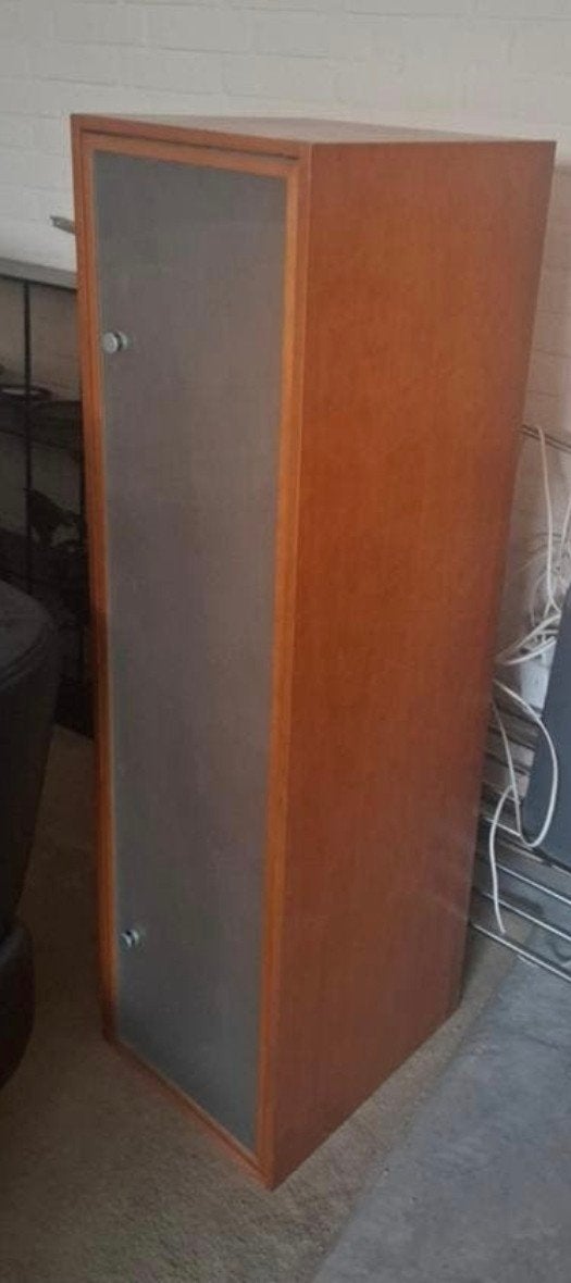 Hulsta hangkastje met matglas klepdeurtje, Ophalen of Verzenden, Zo goed als nieuw