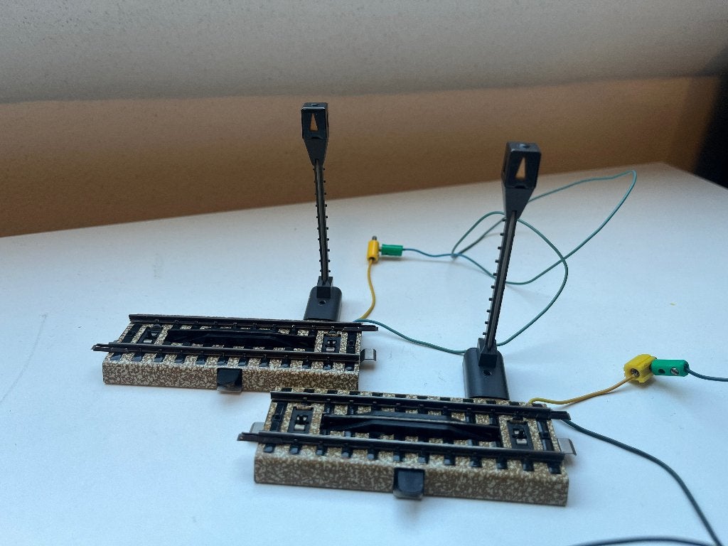 Marklin 5112 5113 ontkoppel rails + lantaarn, Hobby en Vrije tijd, Wisselstroom, Gebruikt, Rails, Ophalen of Verzenden